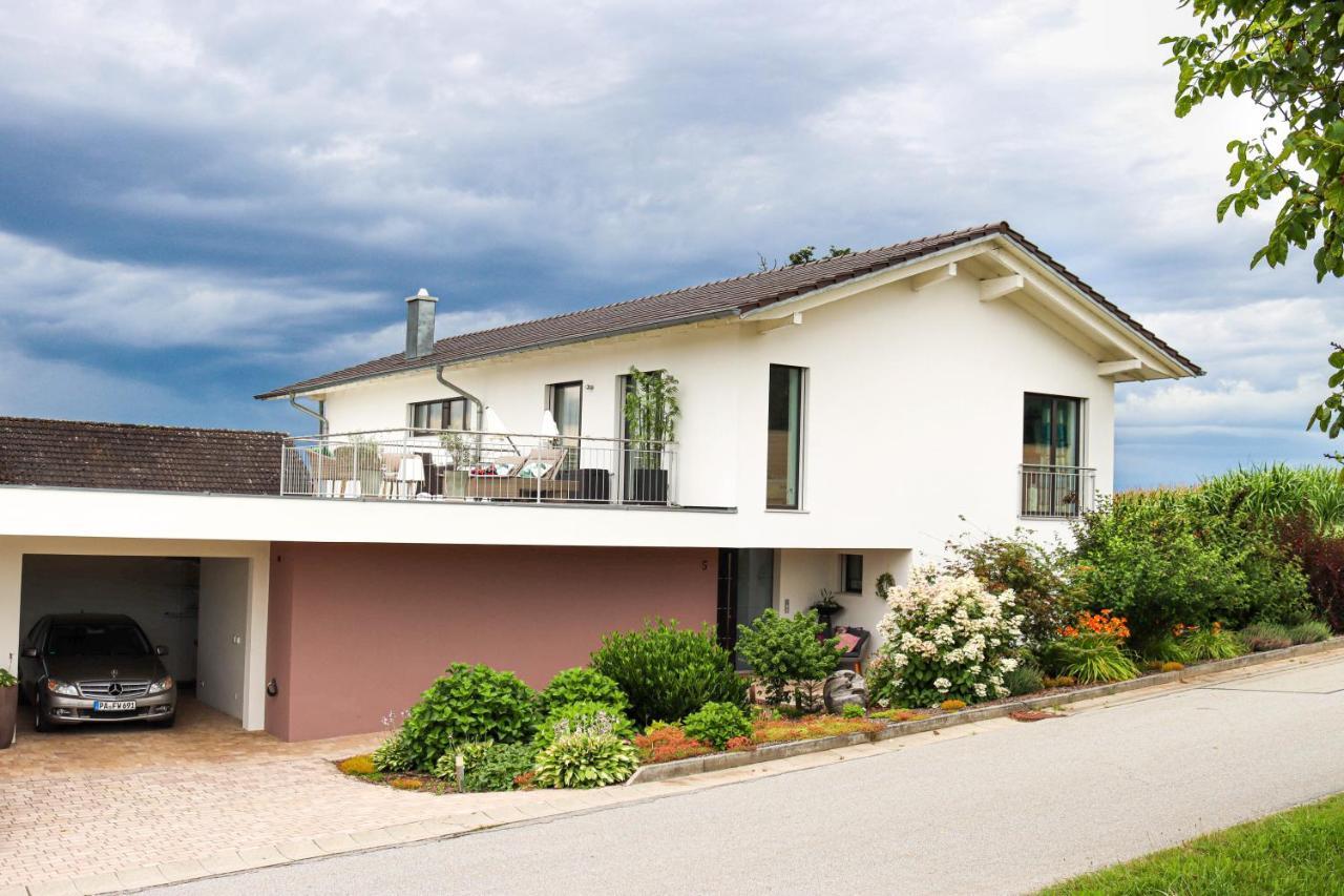 Moderne Ferienwohnung Naehe Bad Griesbach, Haarbach Bagian luar foto